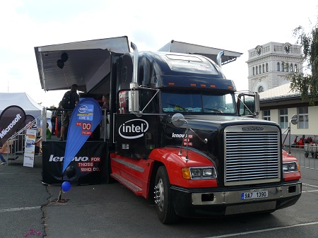 Lenovo DO Tour truck je právě v Praze