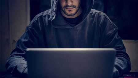 Stát se chystá trestat potenciální oběti kybernetických útoků