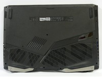Acer Predator Helios 500 - spodek notebooku