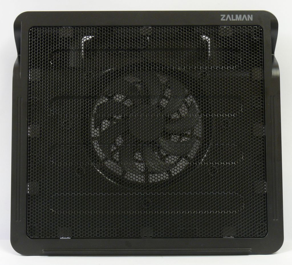 Zalman ZM-NC2 - pohled na plochu pro umístění ntoebooku