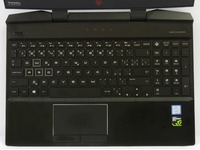 HP Omen 15-dc (2018) - pracovní plocha, touchapd s vlastními tlačítky