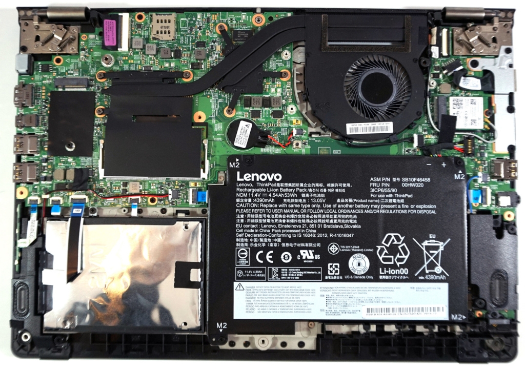 Pohled na chlazení karty Quadro M500M v ThinkPadu Yoga P40