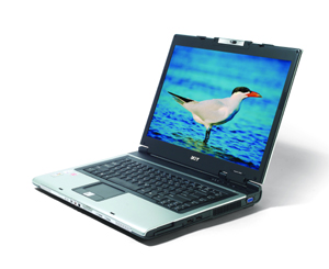 Acer představuje notebooky TravelMate 2450 a Aspire 3660 - Tiskové ...