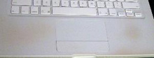 Další problém MacBooku - žluté skvrny