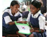 indické děti s notebookem OLPC XO