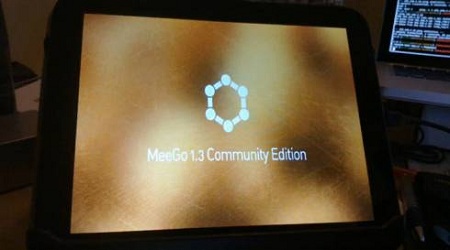 HP TouchPad se sytémem MeeGo