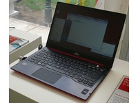 Fujitsu ultrabook s dokovaci stanici