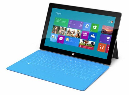 Microsoft rozdá deset tisíc tabletů Surface s Windows RT učitelům