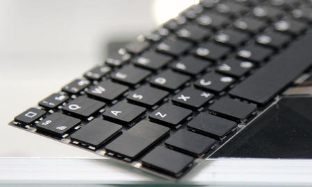 Chystá se ultratenká klávesnice pro notebooky na principu magnetické levitace
