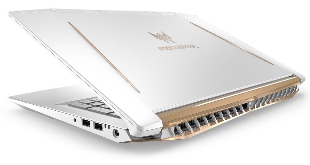 Acer Predator Helios 300 Special Edition - výstup chlazení