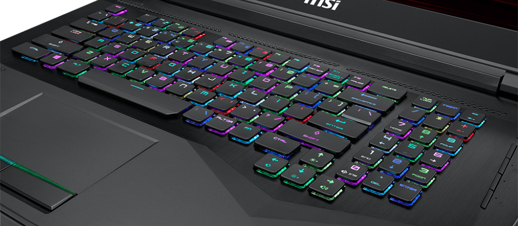 MSI GT75 Titan 8RG - pohled na klávesnici
