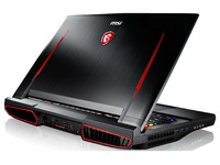 MSI GT75 Titan - výcech chlazení a rozhraní na zadní straně notebooku