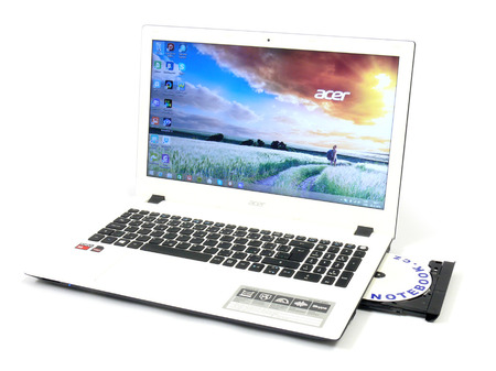 Acer Aspire E15 (E5-522G) – univerzál s AMD pro nenáročné