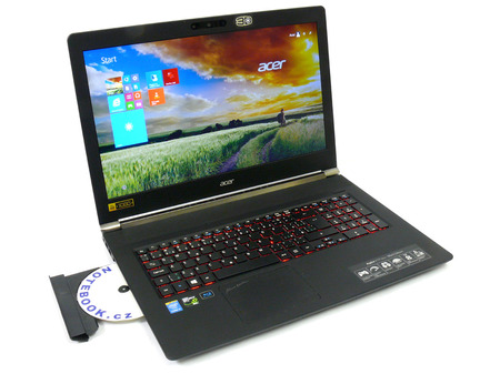 Acer Aspire V17 Nitro Black Edition - našlapaný herně-multimediální notebook s 3D kamerou
