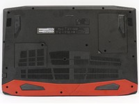 notebook Acer Predator Helios 300 - spodek základny