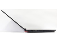 notebook Acer Predator Helios 300 - maximální úhel otevření (cca 140°)