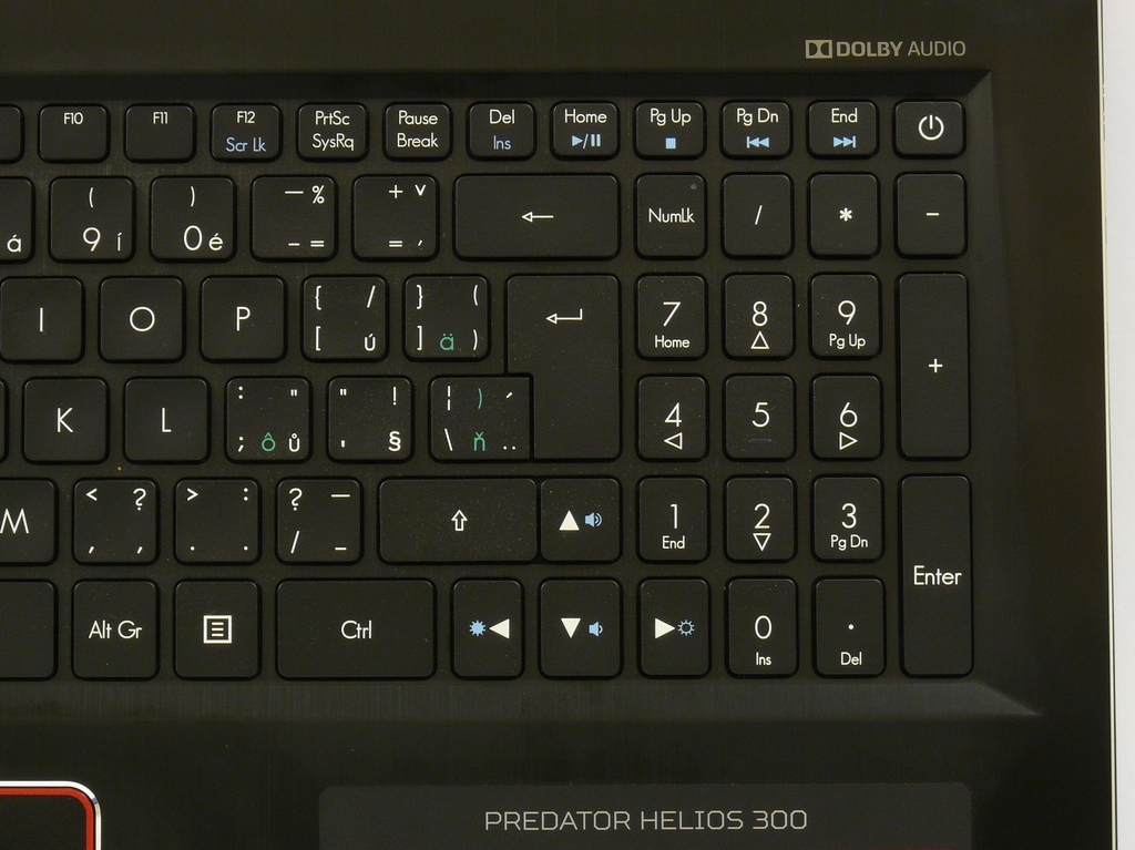 notebook Acer Predator Helios 300 - detail klávesnice, numerický blok s vypínačem