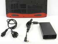 notebook Acer Predator Helios 300 - napájecí zdroj s kabelem