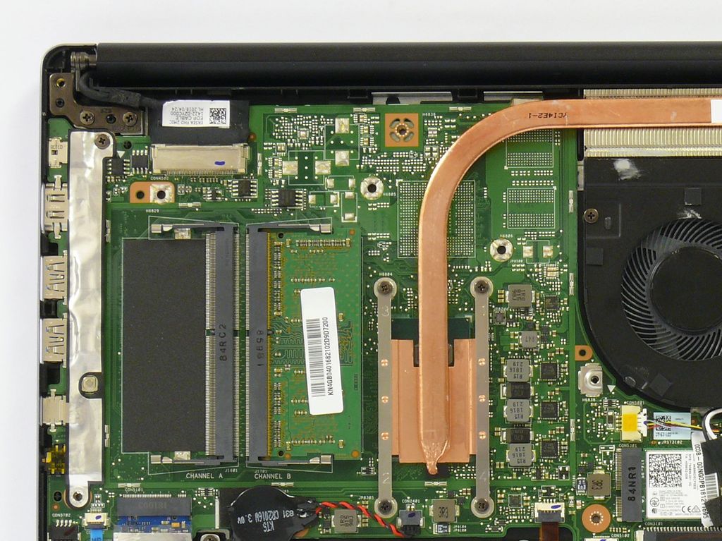 Acer Swift 3 SF315-52 - sloty pro ram, chlazení procesoru