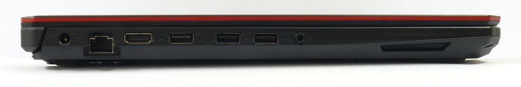 Asus TUF FX504 - levý bok notebooku s většinou konektorů