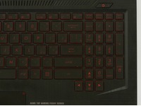 Asus TUF FX504 - detail klávesnice, numerický blok