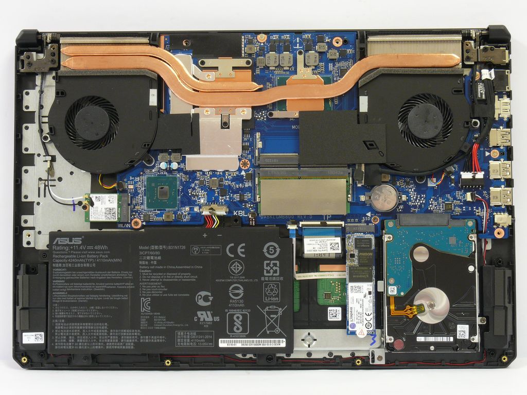 Asus TUF FX504 - otevřený notebook