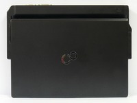 Fujitsu Lifebook S938 - dokovací stanice se zapojeným notebookem