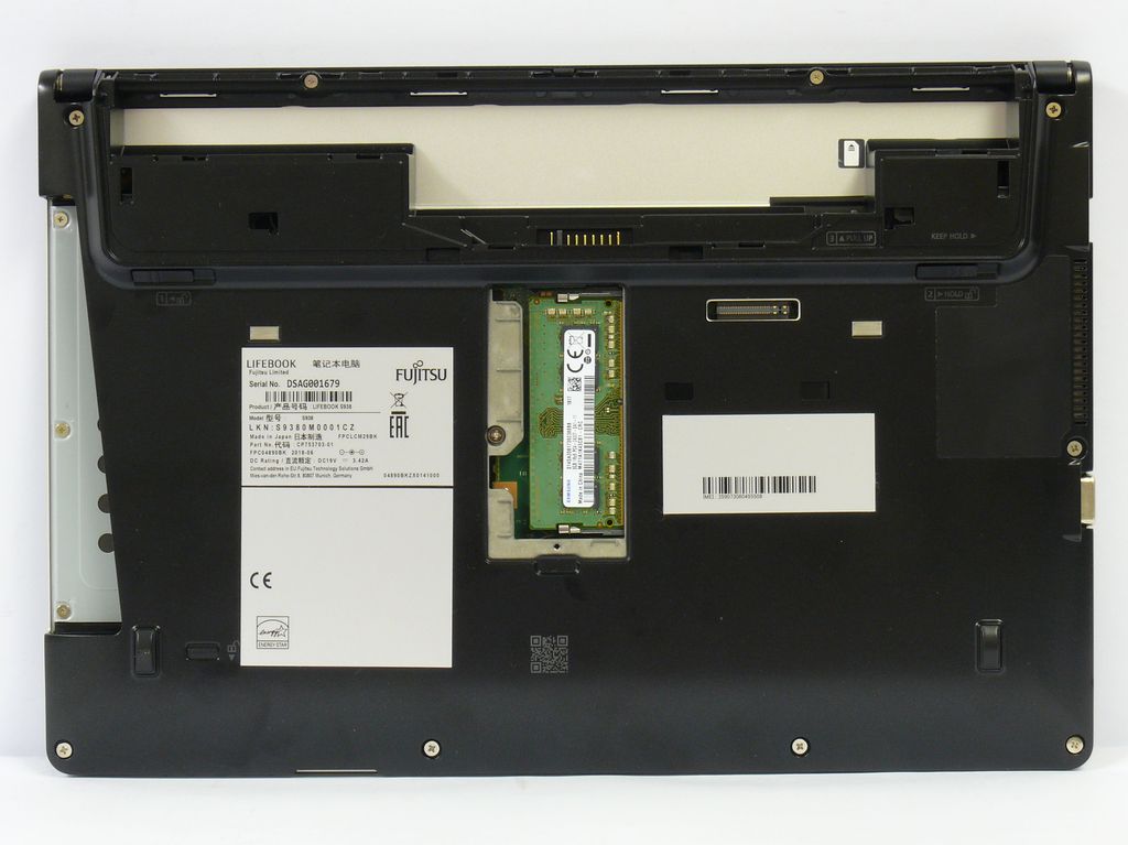 Fujitsu Lifebook S938 - spodek bez snadno odejmutelných částí