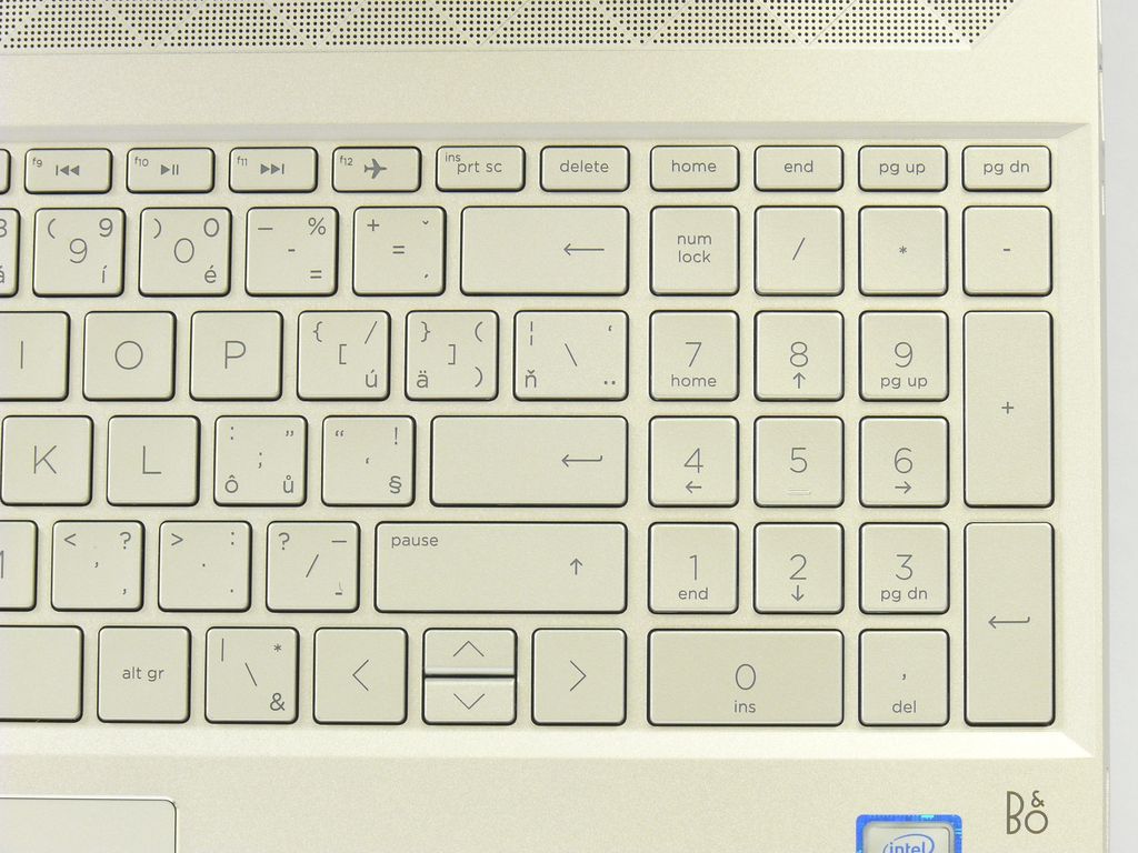 HP Pavilion 15-cs (2018) - detail klávesnice, numerický blok