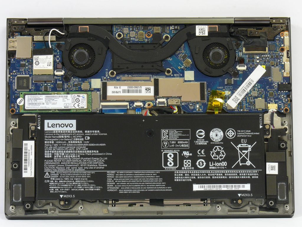 Lenovo YOGA 730-13IKB - útroby notebooku