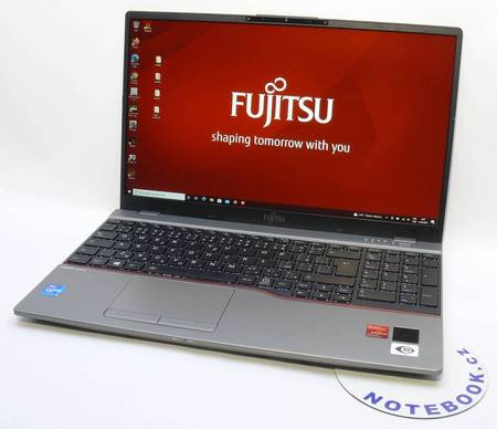 Fujitsu Lifebook U7511 - 15'' pracovní notebook s dokováním a dotykem
