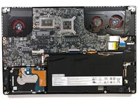 Olný výkon karty GTX 1060 si občas vyžádá přidání dalšího větráčku - zde v notebooku MSI GS 73VR