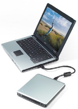 Acer TravelMate 3000 - uveden na trh