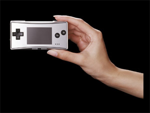 Nintendo Game Boy micro - 80 gramů do kapsy