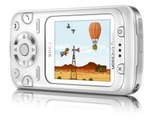 Sony Ericsson F305 - mobil stvořený pro hraní