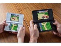 kapesní herní konzole Nintendo DSi XL