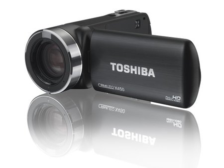 Toshiba Camileo X450 kompaktní Full HD videokamera nabízí 30 násobný zoom pro filmařské nadšence