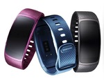 Samsung přichází s novým náramkem Gear Fit2 a bezdrátovými sluchátky Gear IconX