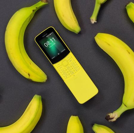Retro banán s novými funkcemi a dostupný Android One, nové mobily Nokia 8110 a 3.1