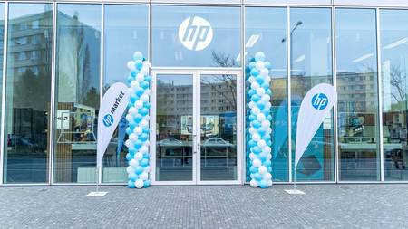 HP a E LINKX otevřely v Praze první kamennou prodejnu ve střední Evropě