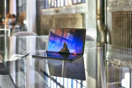 Poznejte budoucnost s novou generací 16palcového notebooku ThinkPad X1 Fold
